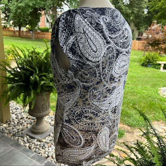 Liz Claiborne Paisley Print Navy Tan & White V-Neck-Line Top Size large - Picture 2 of 7